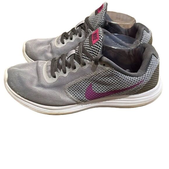 Nike Revolution 3 Grey Pink Sneaker Shoes Womens Size 9 EU 40.5 819303-009 - Picture 1 of 12